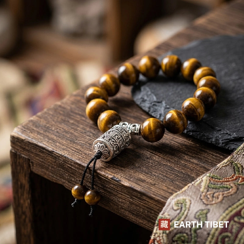 Close view of the golden banding running across the tiger eye beads